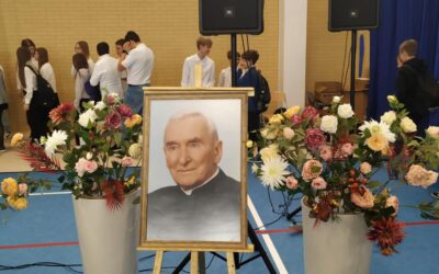 Uroczysty apel w dniu imienin Patrona Szkoły